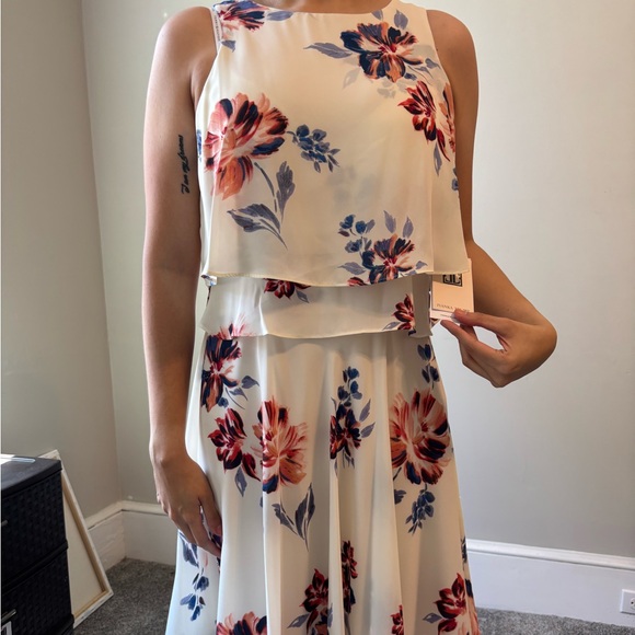 Ivanka Trump Dresses & Skirts - Cottagecore Spring Floral Midi White,‎ Pink blue sleeveless dress Small Medium